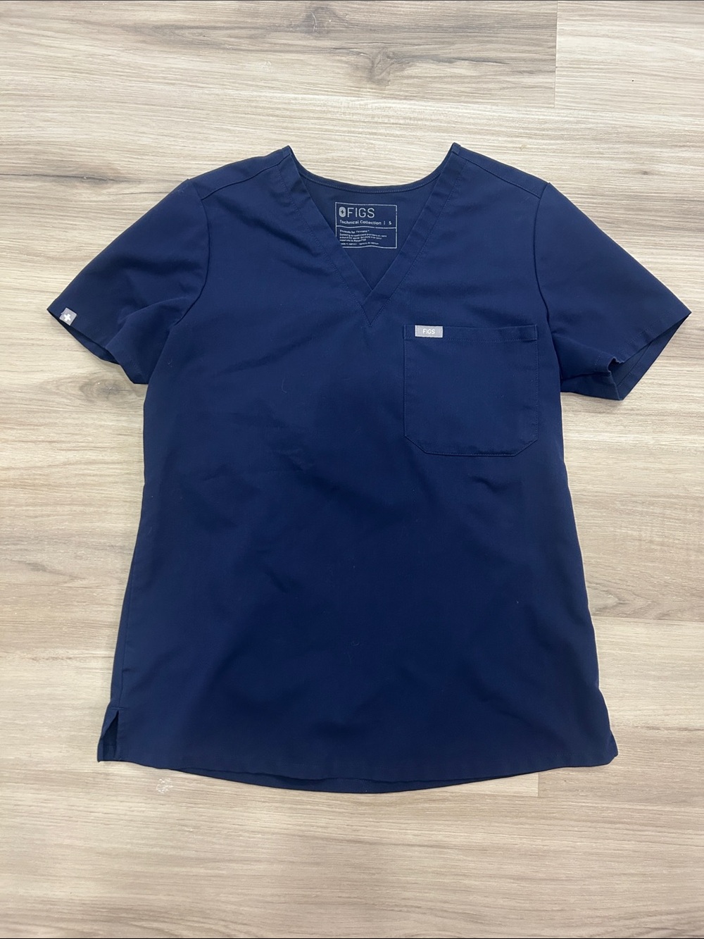 FIGS Catarina One Pocket Scrub Top Navy Blue Small